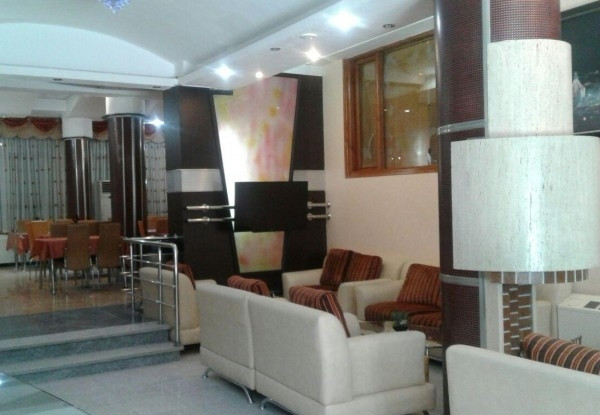 هتل آپارتمان رواق